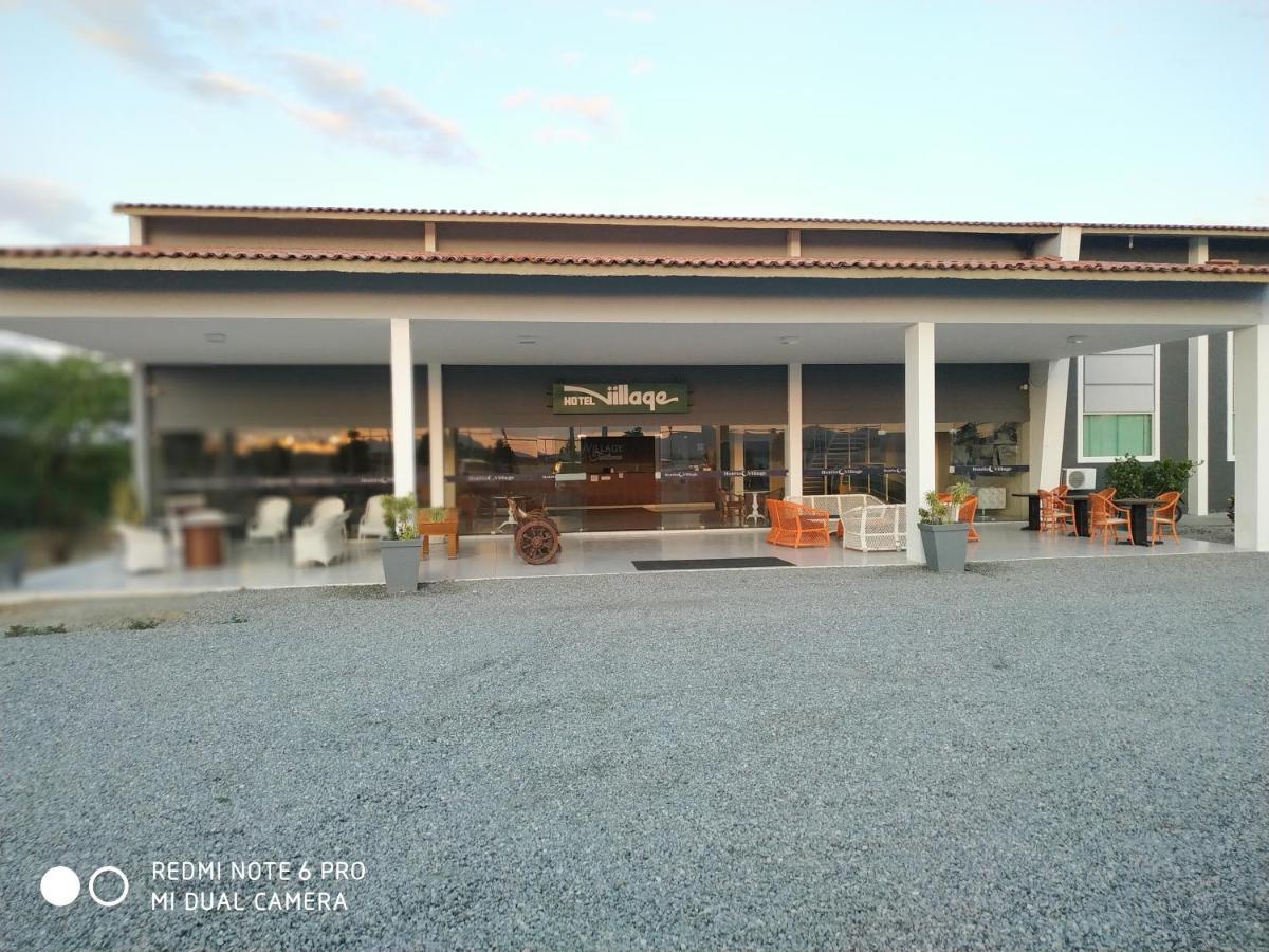 Hotel Village טוריטמה מראה חיצוני תמונה